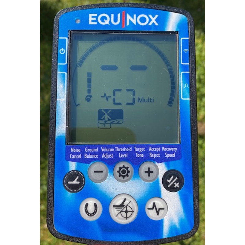 A MINELAB NOX FULL FACE KEYPAD STICKER IN ELECTRIC BLUE