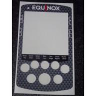 Minelab Equinox toetsenbord met volledig toetsenbord in carbonkleur Rood / Zwart ruitje, bedekt het hele gezicht en toetsenbord van de Equinox-bedieningskast. De schermafdekking is niet inbegrepen. Deze kunnen worden aangepast van de reserve Minelab-kaart